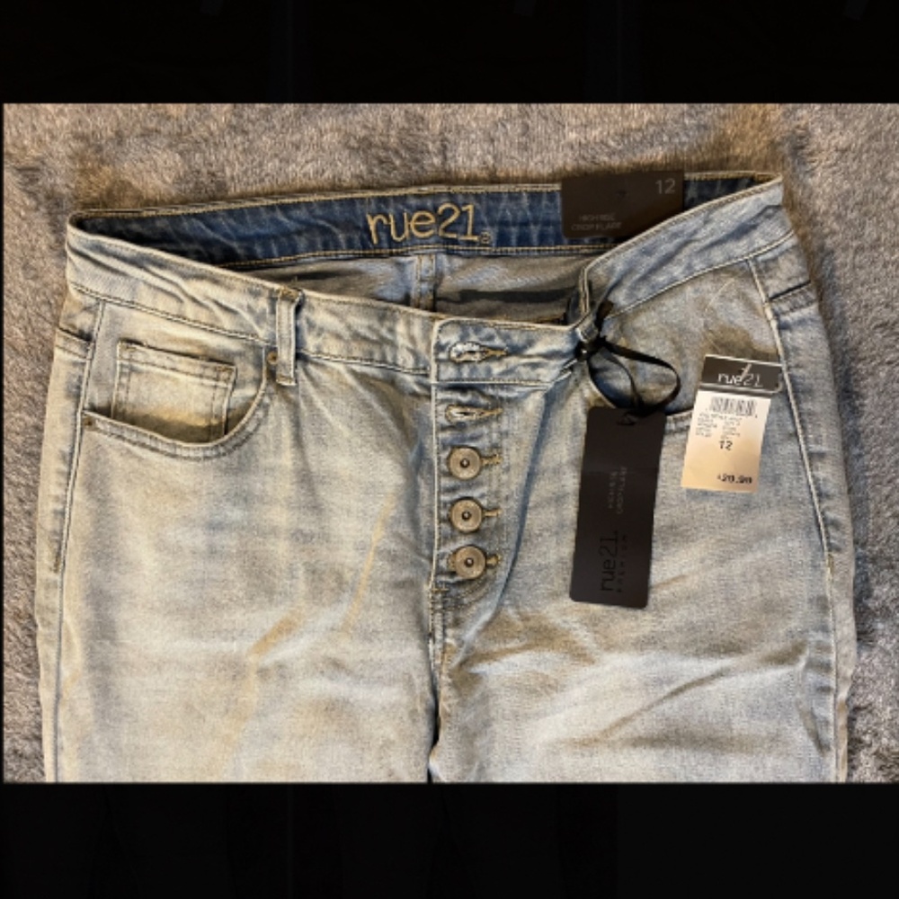 NWT ~ Premium 5 Button High Rise Light Blue Crop Fringe Hem Jeans ~ Rue21